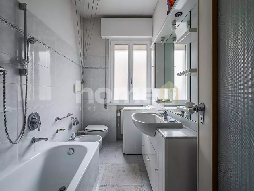 Immagine 13 di Appartamento in vendita  a Bologna