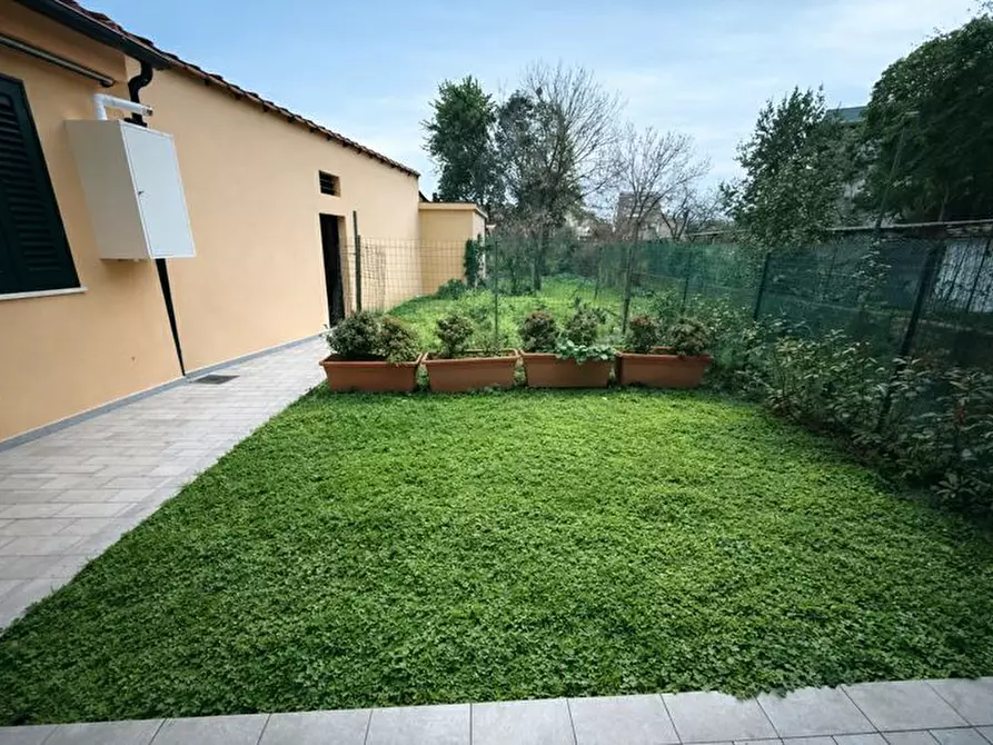 Immagine 23 di Appartamento in vendita  a Pontedera