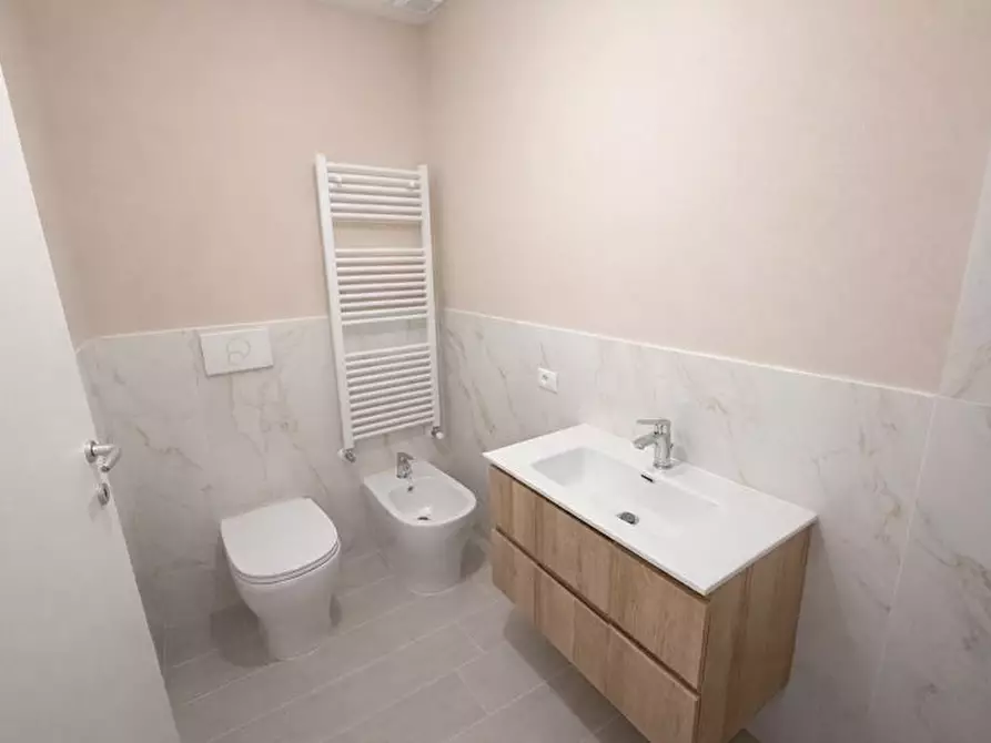 Immagine 19 di Appartamento in vendita  a Pontedera