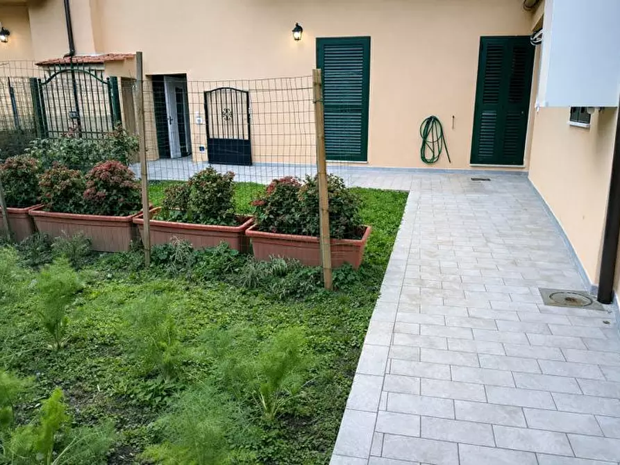 Immagine 13 di Appartamento in vendita  a Pontedera