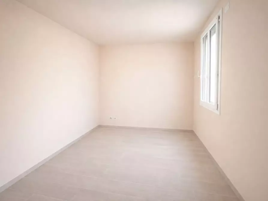 Immagine 22 di Appartamento in vendita  a Pontedera