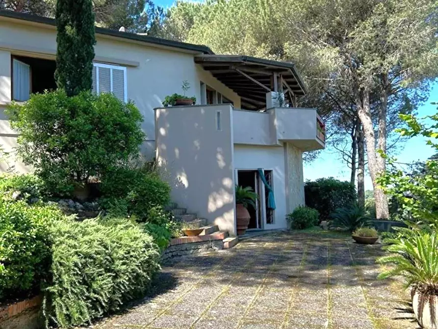 Immagine 1 di Villa in vendita  a Casciana Terme Lari