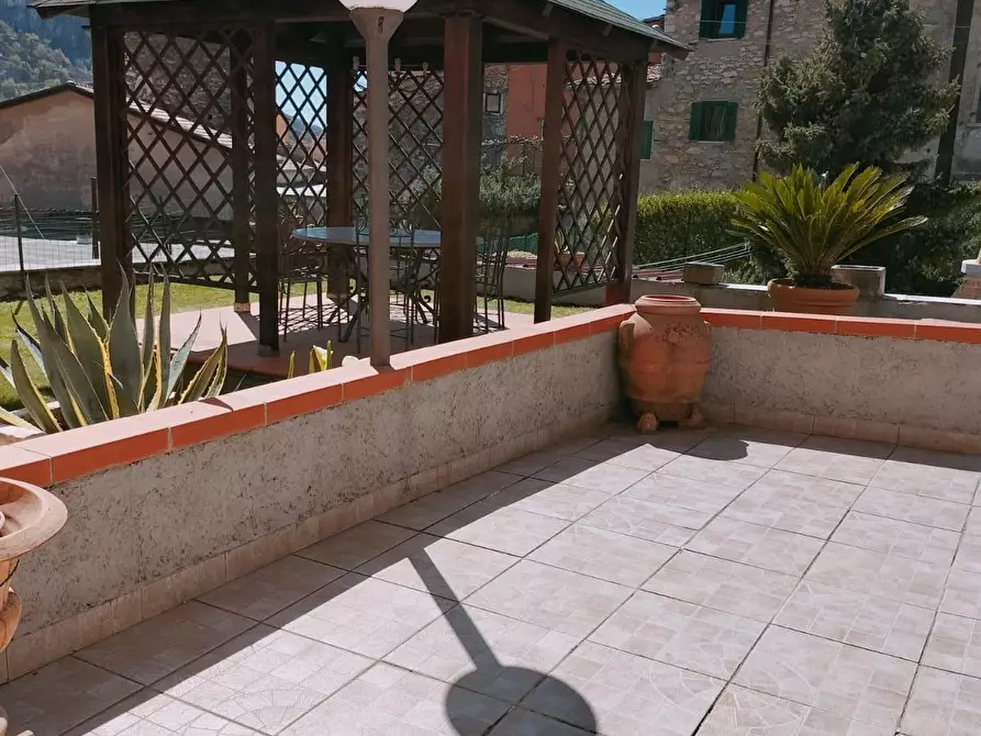 Immagine 3 di Casa semindipendente in vendita  a Carrara