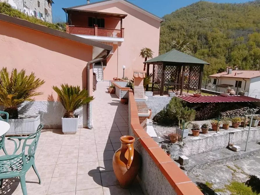 Immagine 4 di Casa semindipendente in vendita  a Carrara