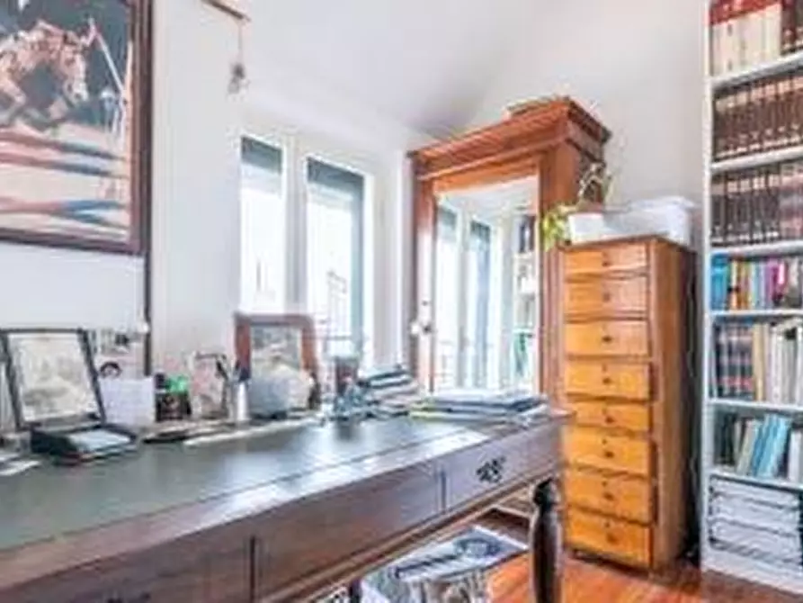 Immagine 28 di Mansarda in vendita  a Pisa