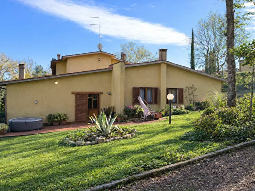 Immagine 2 di Casa bifamiliare in vendita  a Castelnuovo Berardenga