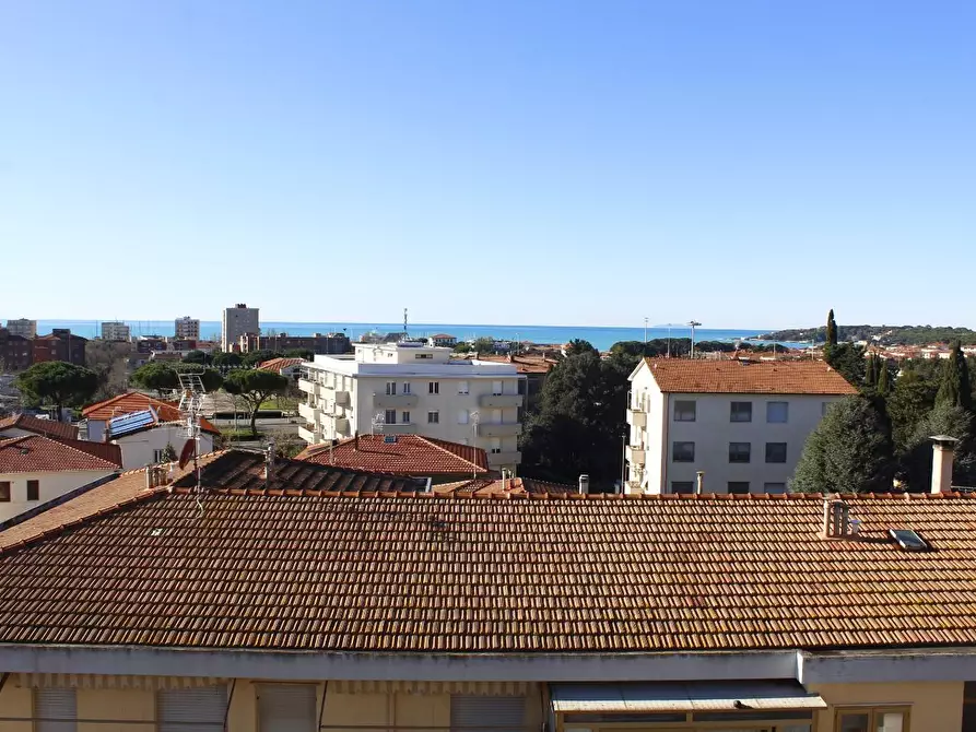 Immagine 18 di Appartamento in vendita  a Rosignano Marittimo