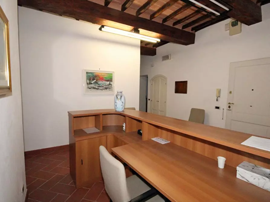 Immagine 14 di Appartamento in vendita  a Siena