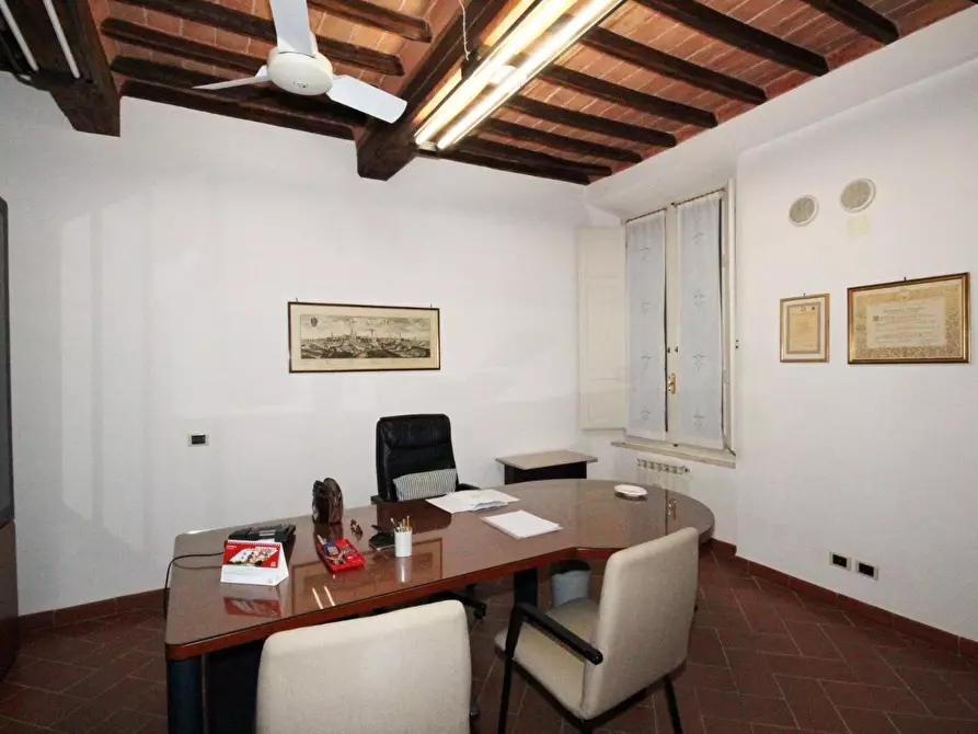 Immagine 30 di Appartamento in vendita  a Siena