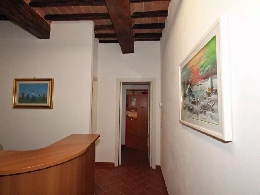 Immagine 10 di Appartamento in vendita  a Siena