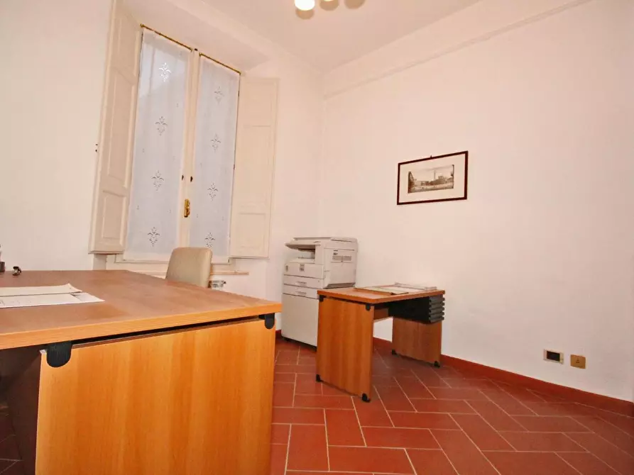 Immagine 9 di Appartamento in vendita  a Siena