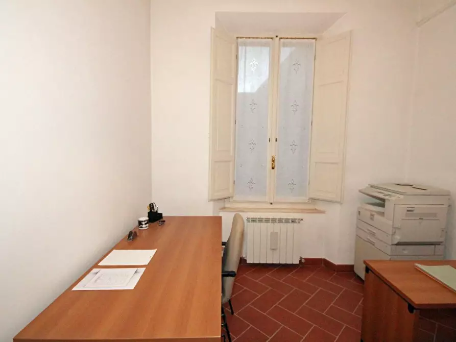 Immagine 7 di Appartamento in vendita  a Siena