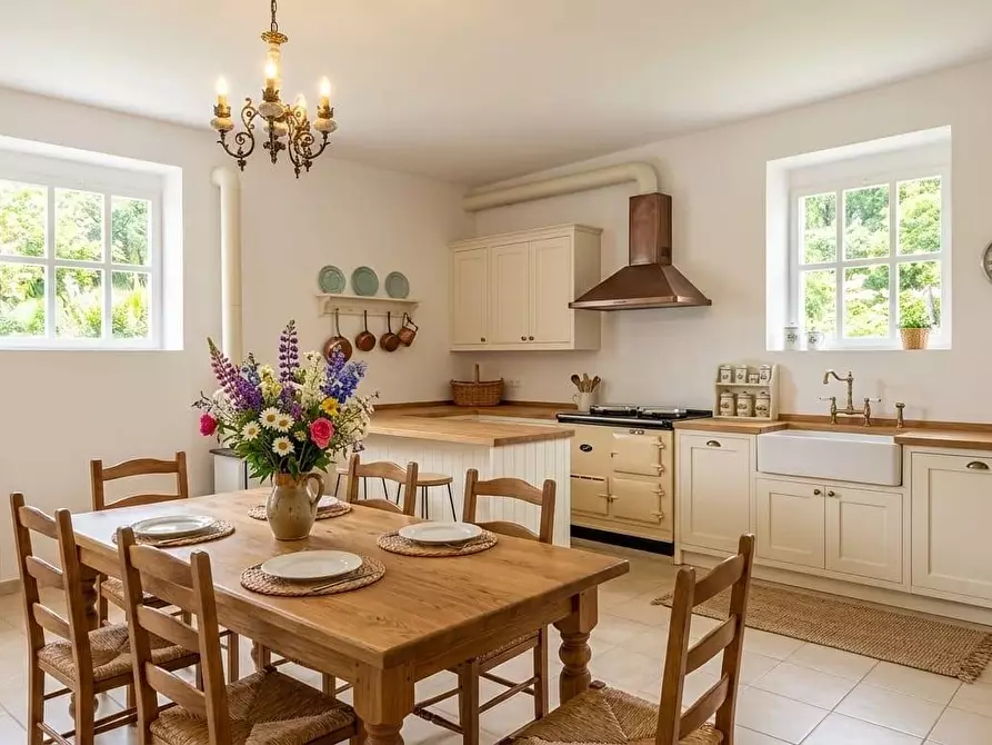 Immagine 33 di Casa indipendente in vendita  a Fosdinovo