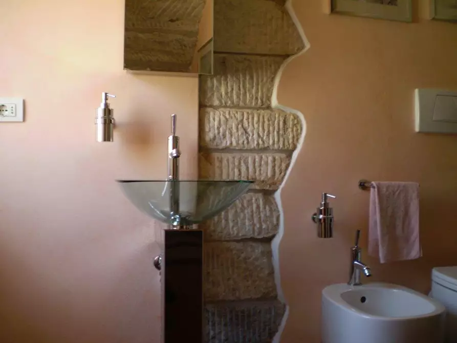 Immagine 14 di Appartamento in vendita  a Carrara