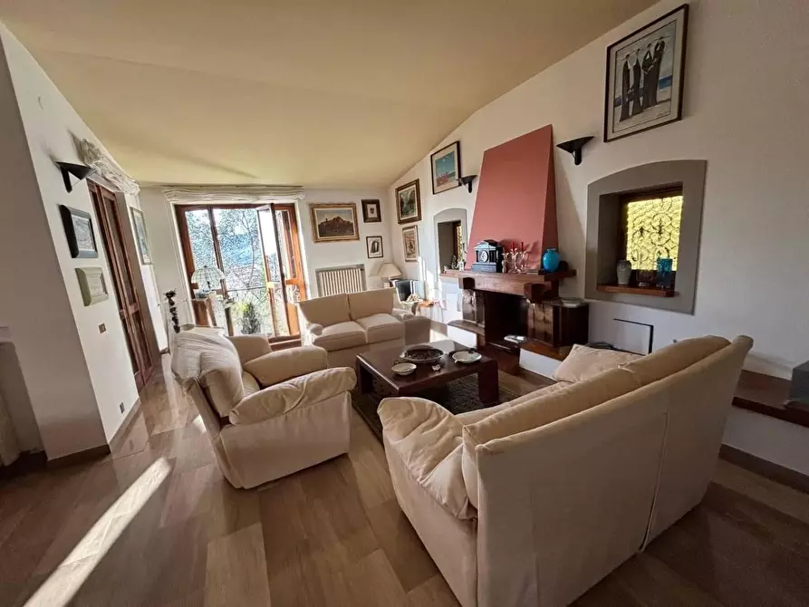 Immagine 21 di Casa bifamiliare in vendita  a Massa