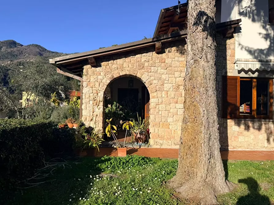 Immagine 30 di Casa bifamiliare in vendita  a Massa
