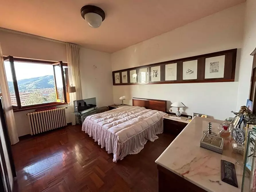 Immagine 29 di Casa bifamiliare in vendita  a Massa