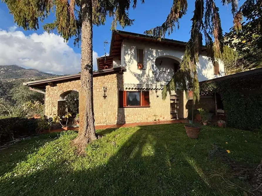 Immagine 3 di Casa bifamiliare in vendita  a Massa