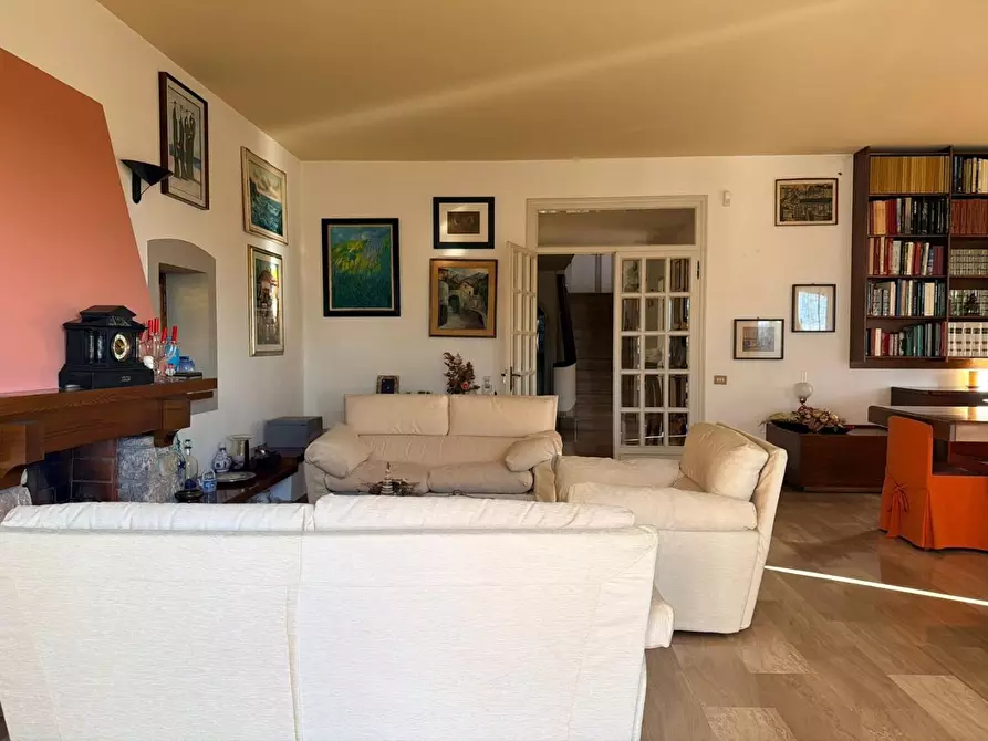 Immagine 16 di Casa bifamiliare in vendita  a Massa