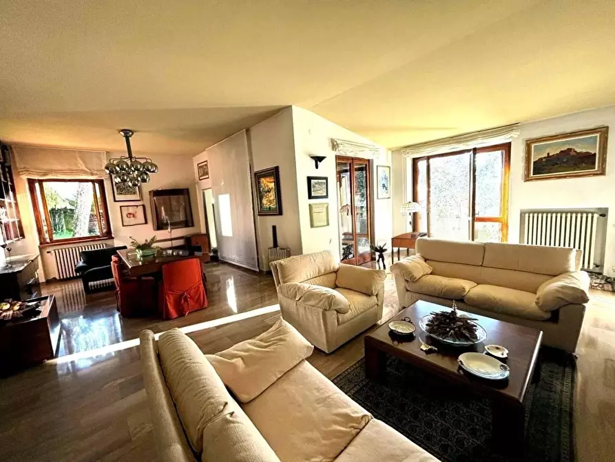 Immagine 13 di Casa bifamiliare in vendita  a Massa