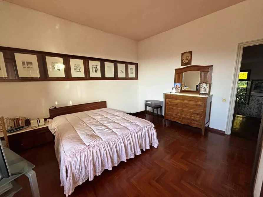 Immagine 20 di Casa bifamiliare in vendita  a Massa