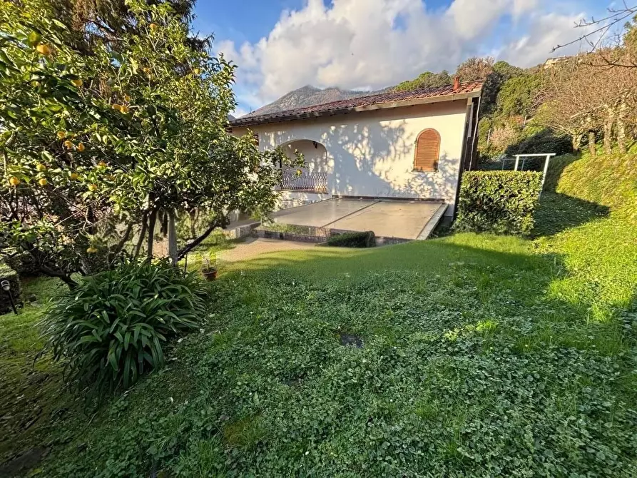 Immagine 27 di Casa bifamiliare in vendita  a Massa