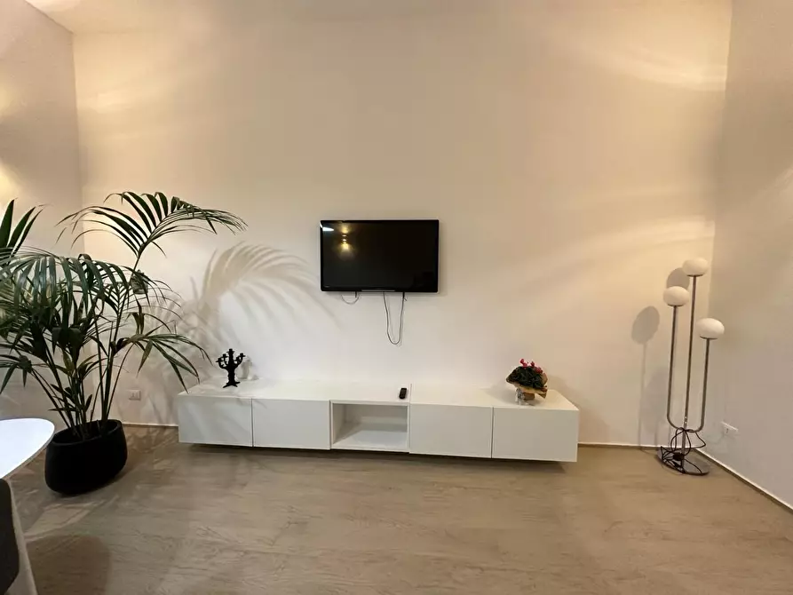 Immagine 2 di Appartamento in affitto  a Livorno