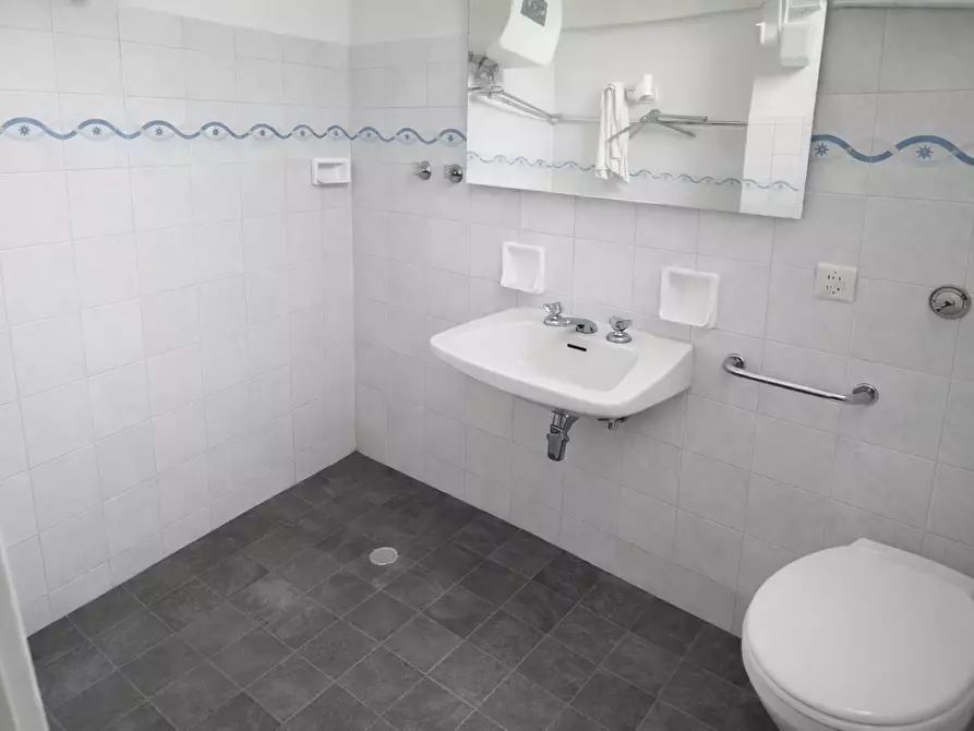 Immagine 8 di Locale commerciale in vendita  a Castelfranco Di Sotto