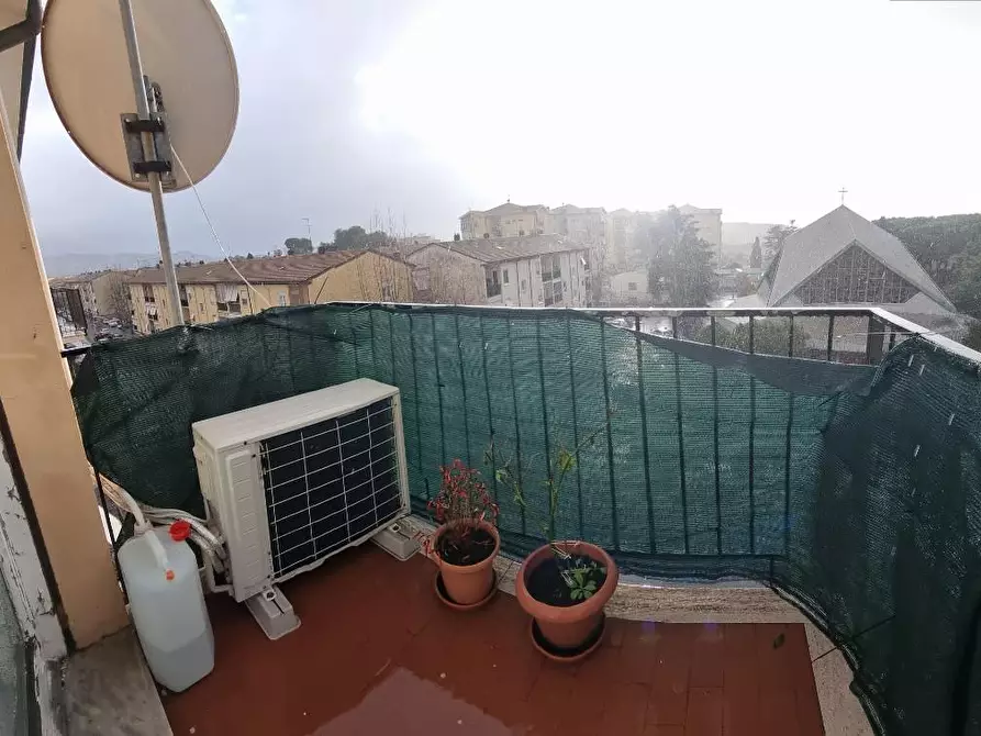 Immagine 28 di Appartamento in vendita  a Livorno