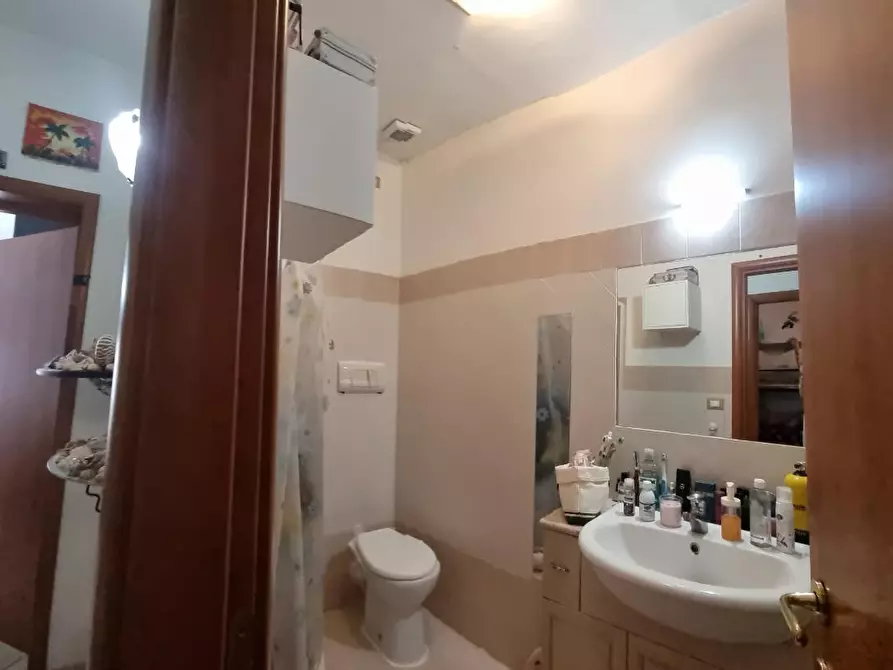 Immagine 11 di Appartamento in vendita  a Livorno