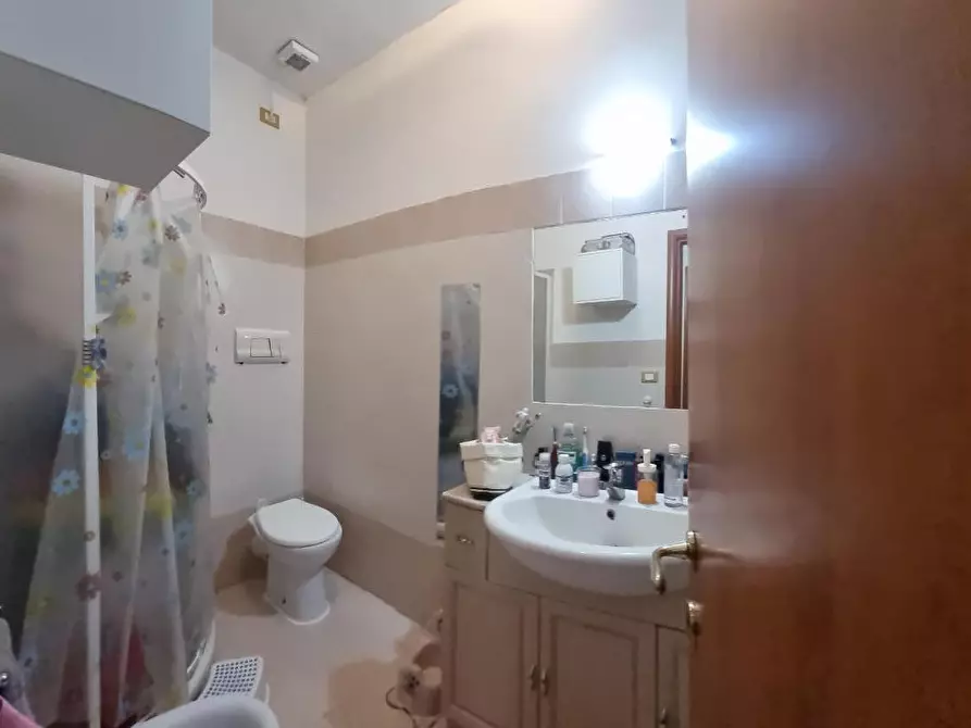 Immagine 13 di Appartamento in vendita  a Livorno