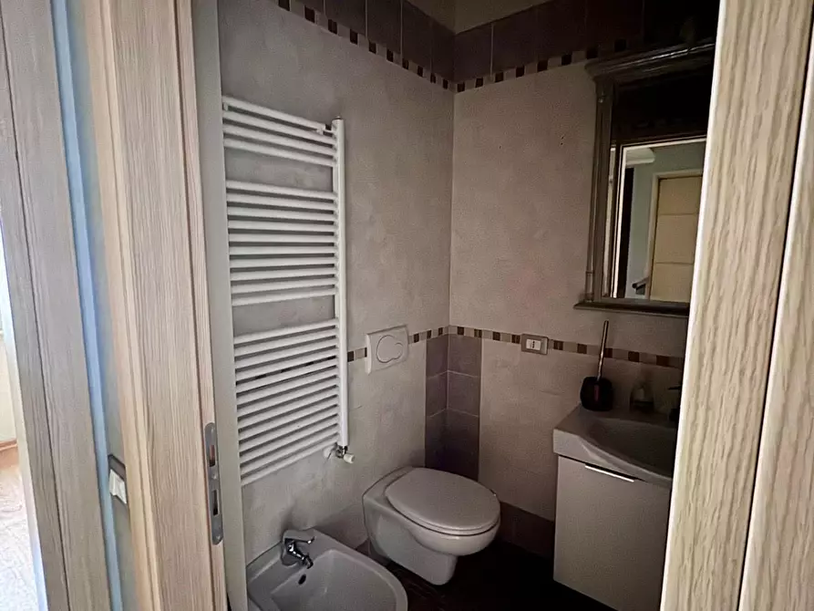 Immagine 22 di Appartamento in vendita  a Massa