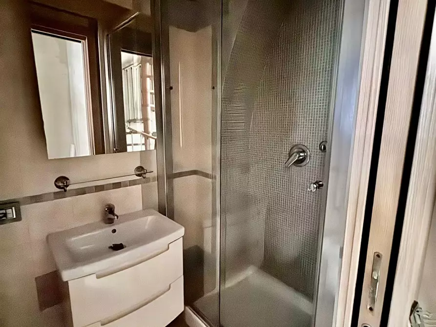 Immagine 11 di Appartamento in vendita  a Massa