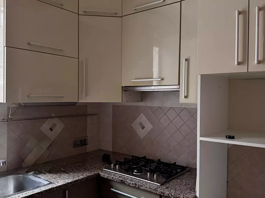 Immagine 3 di Appartamento in vendita  a Massa