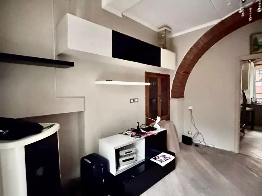 Immagine 9 di Appartamento in vendita  a Massa