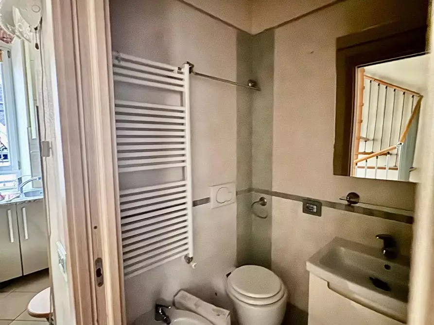 Immagine 10 di Appartamento in vendita  a Massa