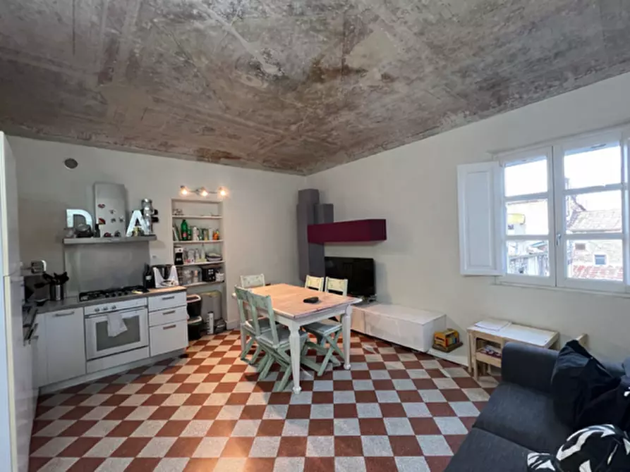 Immagine 1 di Appartamento in vendita  a Siena