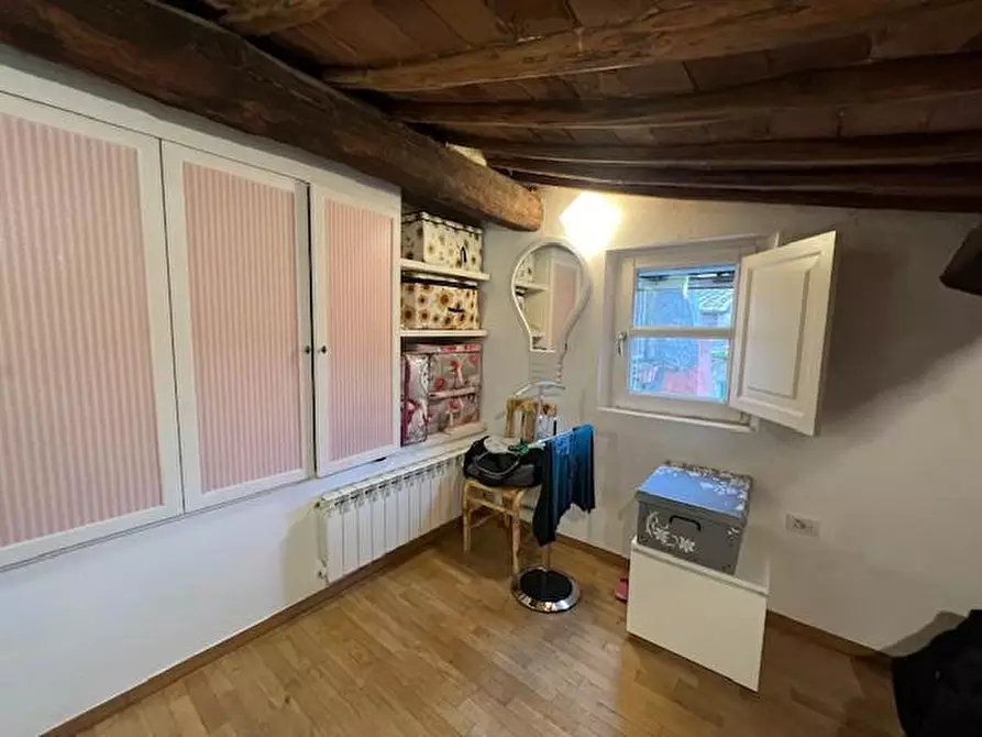 Immagine 10 di Appartamento in vendita  a Siena