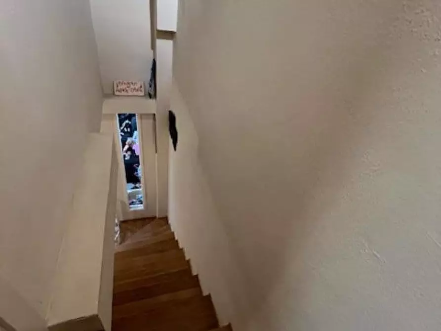 Immagine 9 di Appartamento in vendita  a Siena