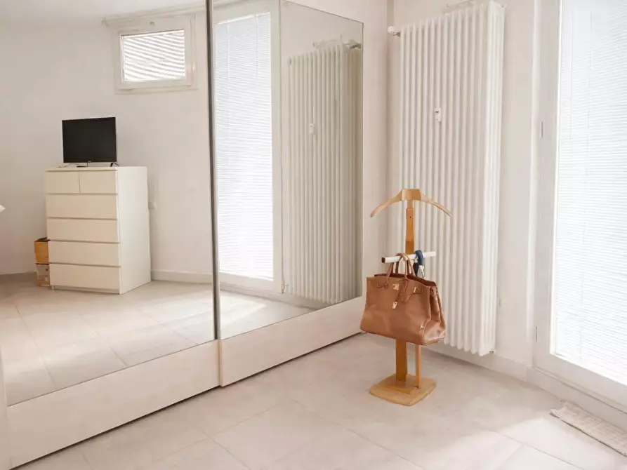 Immagine 11 di Mansarda in vendita  a Pontedera