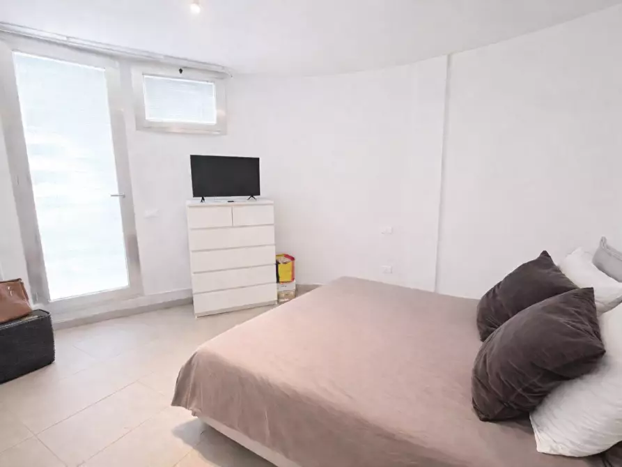 Immagine 10 di Mansarda in vendita  a Pontedera