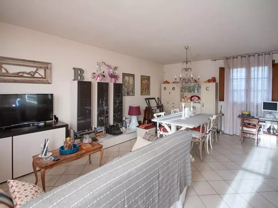 Immagine 10 di Appartamento in vendita  a Calci