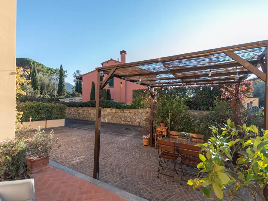 Immagine 24 di Appartamento in vendita  a Calci