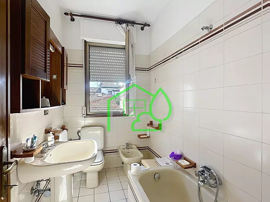 Immagine 16 di Villa in vendita  a Viareggio