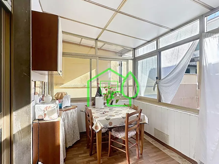 Immagine 1 di Villa in vendita  a Viareggio