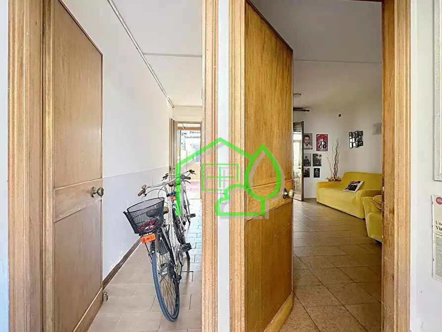 Immagine 25 di Villa in vendita  a Viareggio