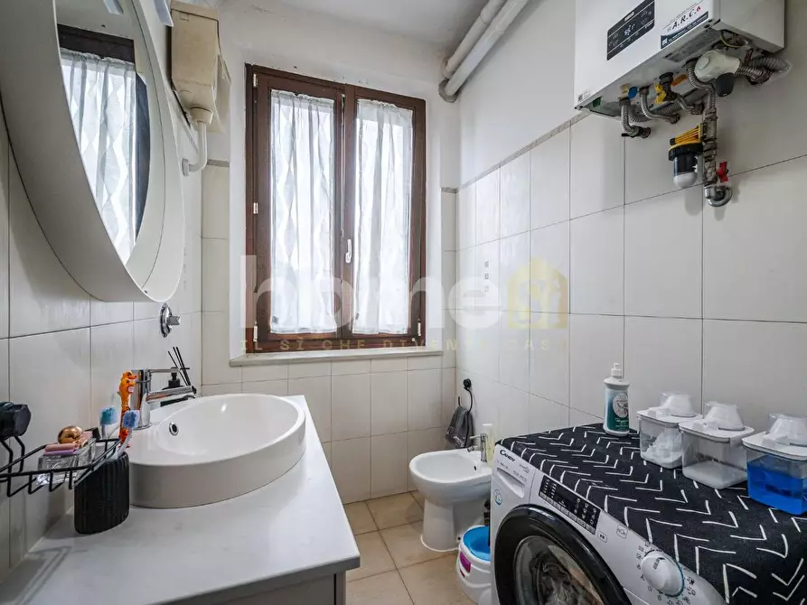 Immagine 10 di Appartamento in vendita  a Novellara