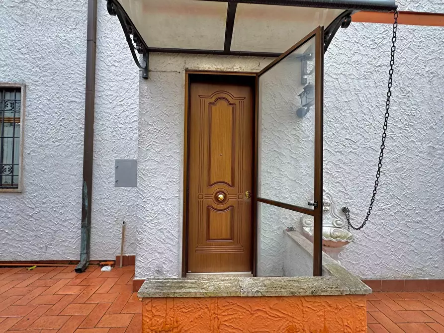 Immagine 14 di Villetta a schiera in vendita  a Viareggio