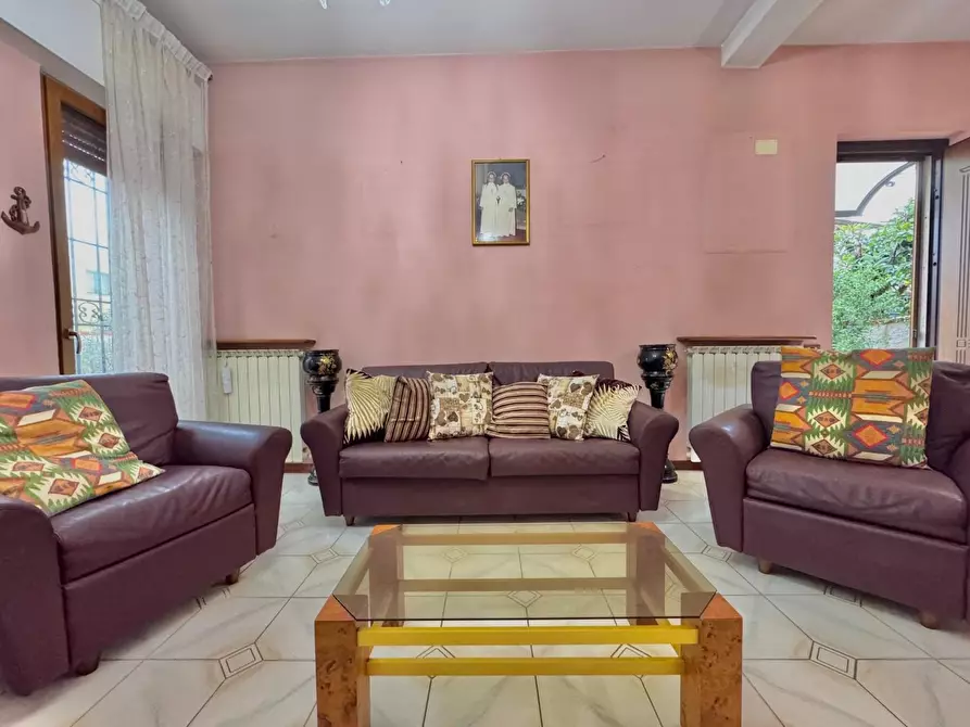 Immagine 17 di Villetta a schiera in vendita  a Viareggio