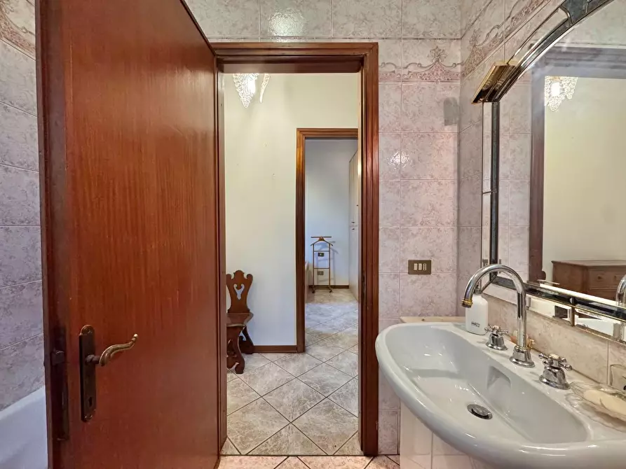 Immagine 32 di Villetta a schiera in vendita  a Viareggio